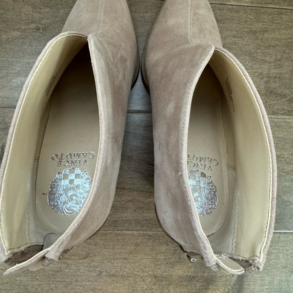 Vince Camuto Ginsel Booties - Picture 4 of 8